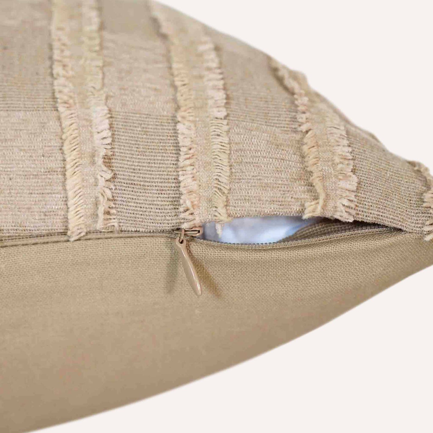 Close-up of the invisible zip on the cushion.